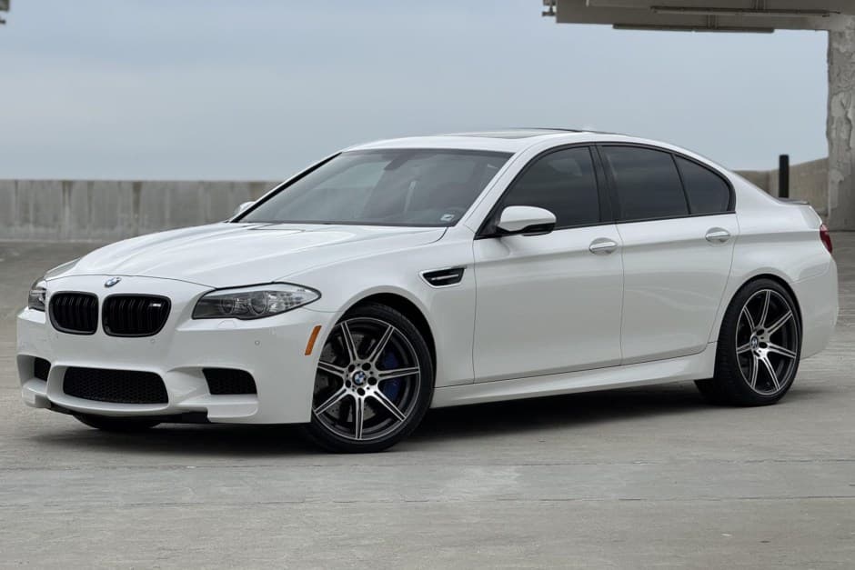 2013 BMW F10 M5 sold for $20,700