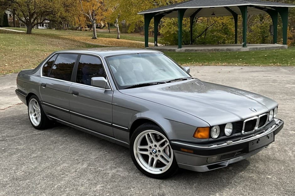 1994 BMW E32 7-Series sold for $5,680
