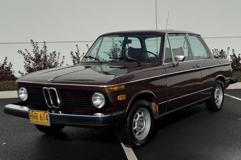1975 BMW 2002 sold for $13,002