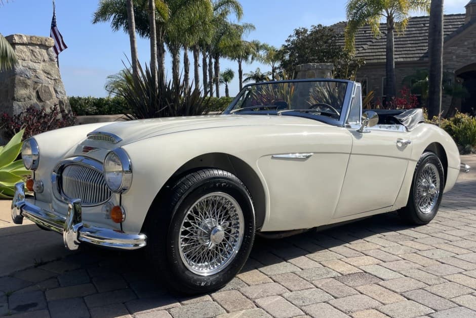 1967 Austin-Healey 3000 sold for $40,250