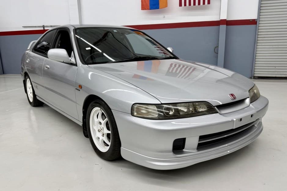 1997 Acura Integra Type R sold for $17,500