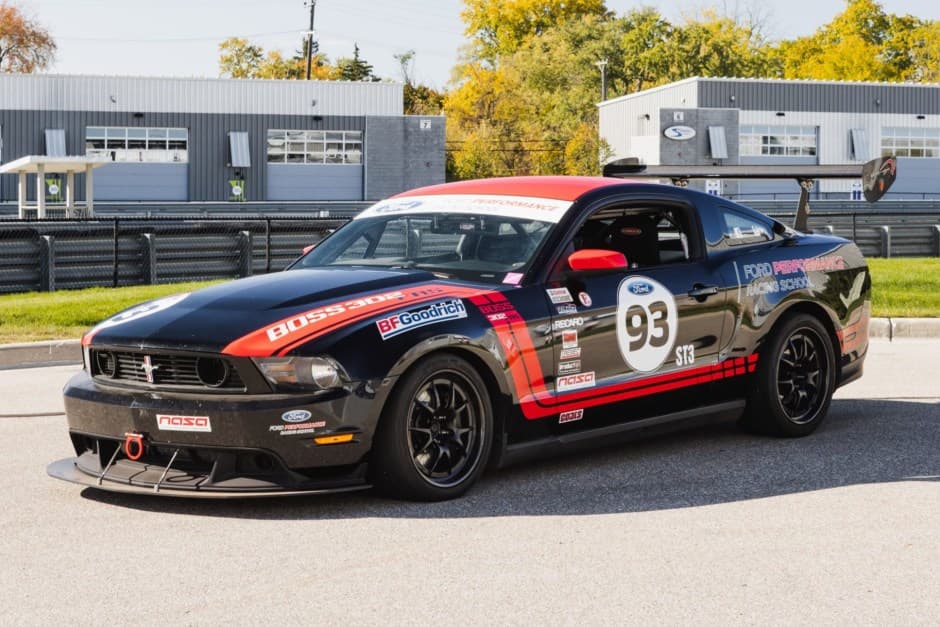 2012 Ford Mustang S197 2005-2014 sold for $33,000