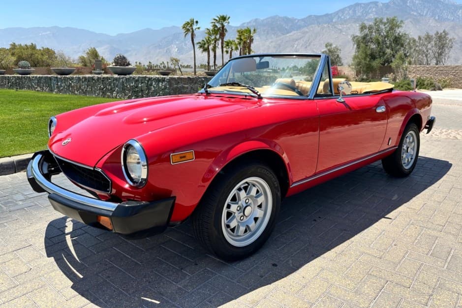 1982 Fiat 124 Spider (1966-1985) sold for $24,000