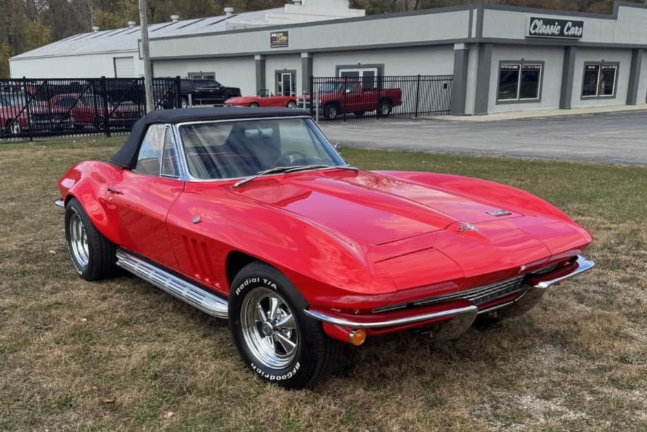 1966 Chevrolet Corvette C2 sold for $43,250