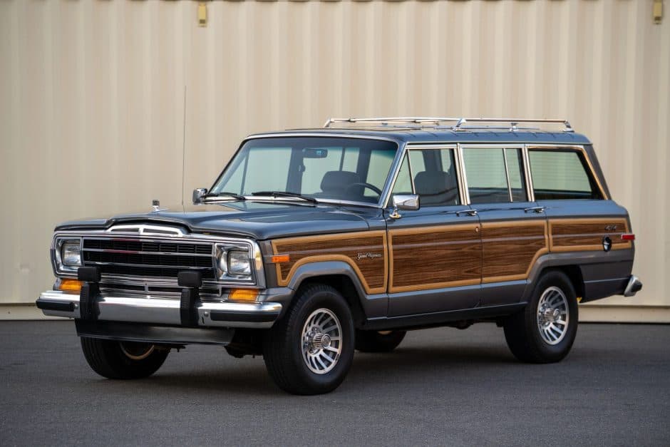 1988 Jeep SJ Grand Wagoneer sold for $33,500