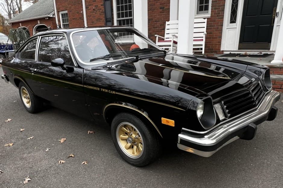 1975 Chevrolet Vega sold for $12,503