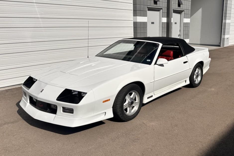1991 Chevrolet Camaro (3rd Generation – 1982-1992) sold for $19,500
