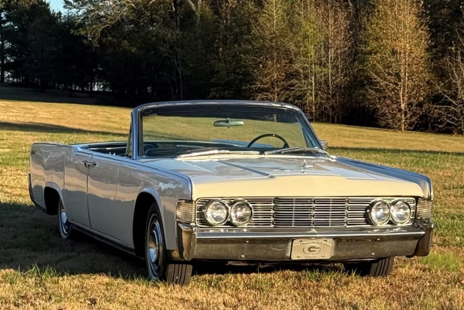 1965 Lincoln Continental (1961-1969) sold for $44,777