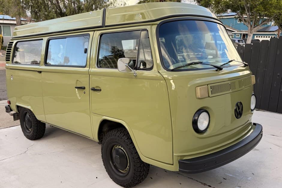 1979 Volkswagen Bay-Window Camper sold for $12,500