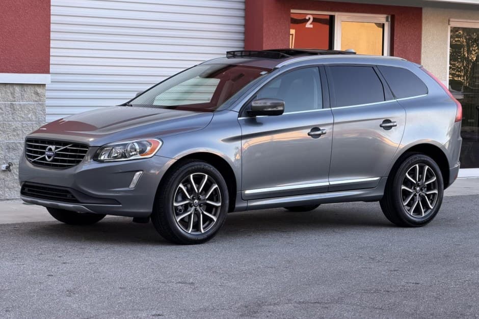 2016 Volvo XC60 sold for $8,200