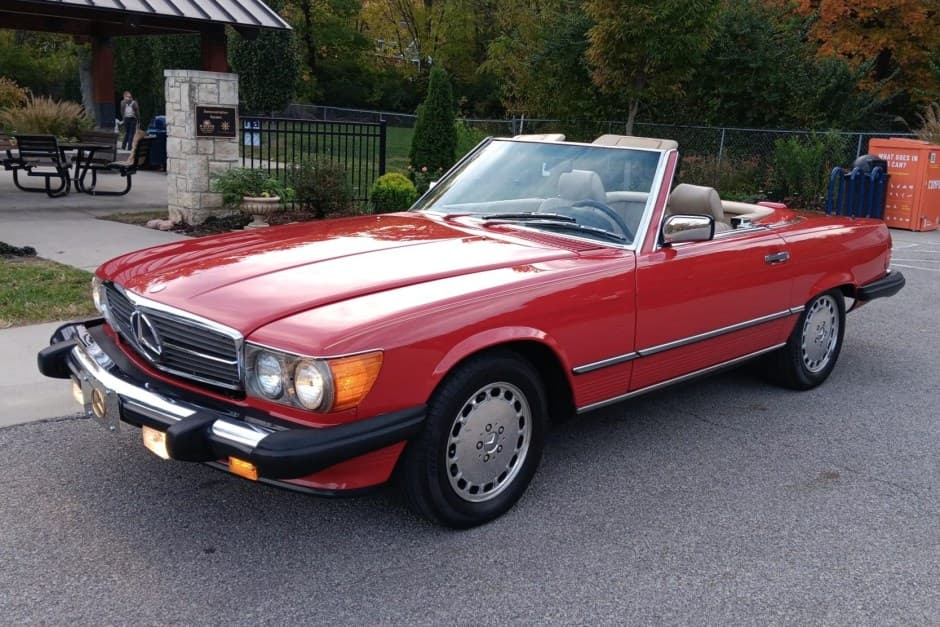 1988 Mercedes-Benz R107 SL sold for $26,000