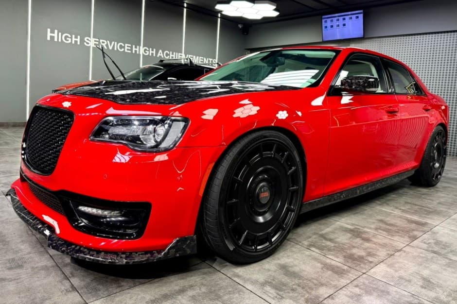 2015 Chrysler 300 (2005-2023) sold for $26,750