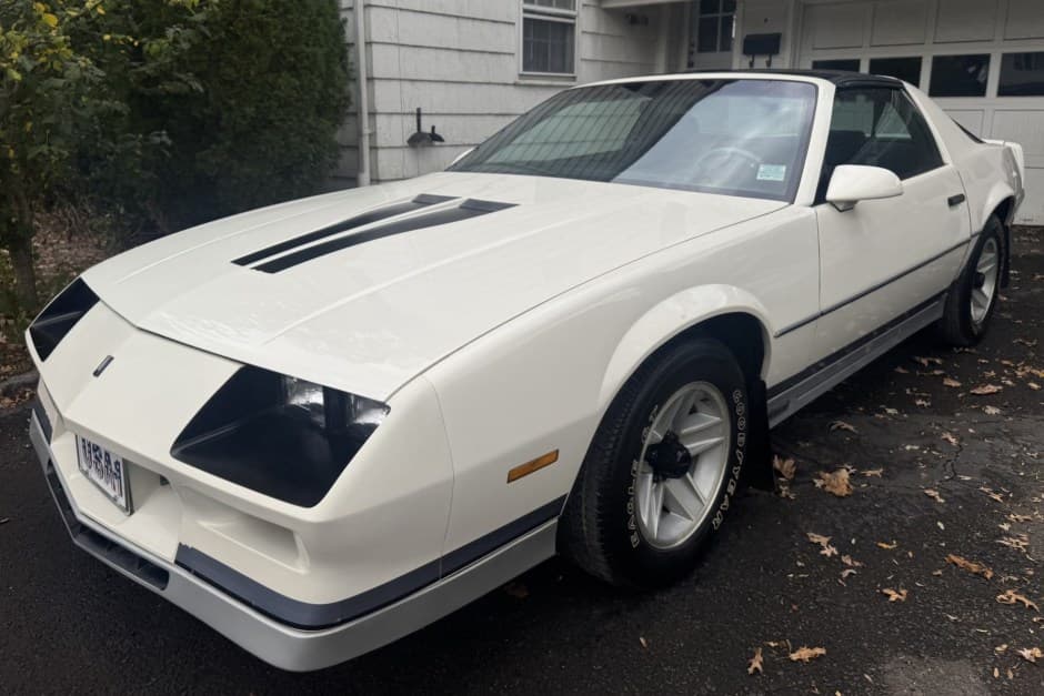 1983 Chevrolet Camaro (3rd Generation – 1982-1992) sold for $11,800