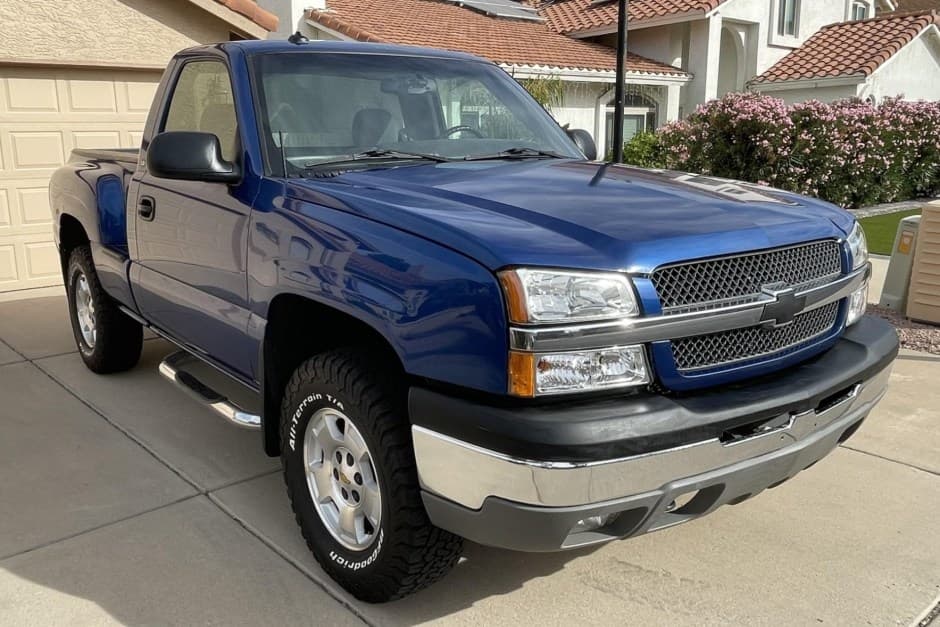 2003 Chevrolet Silverado GMT800 Heavy Duty (2000-2007) sold for $7,669