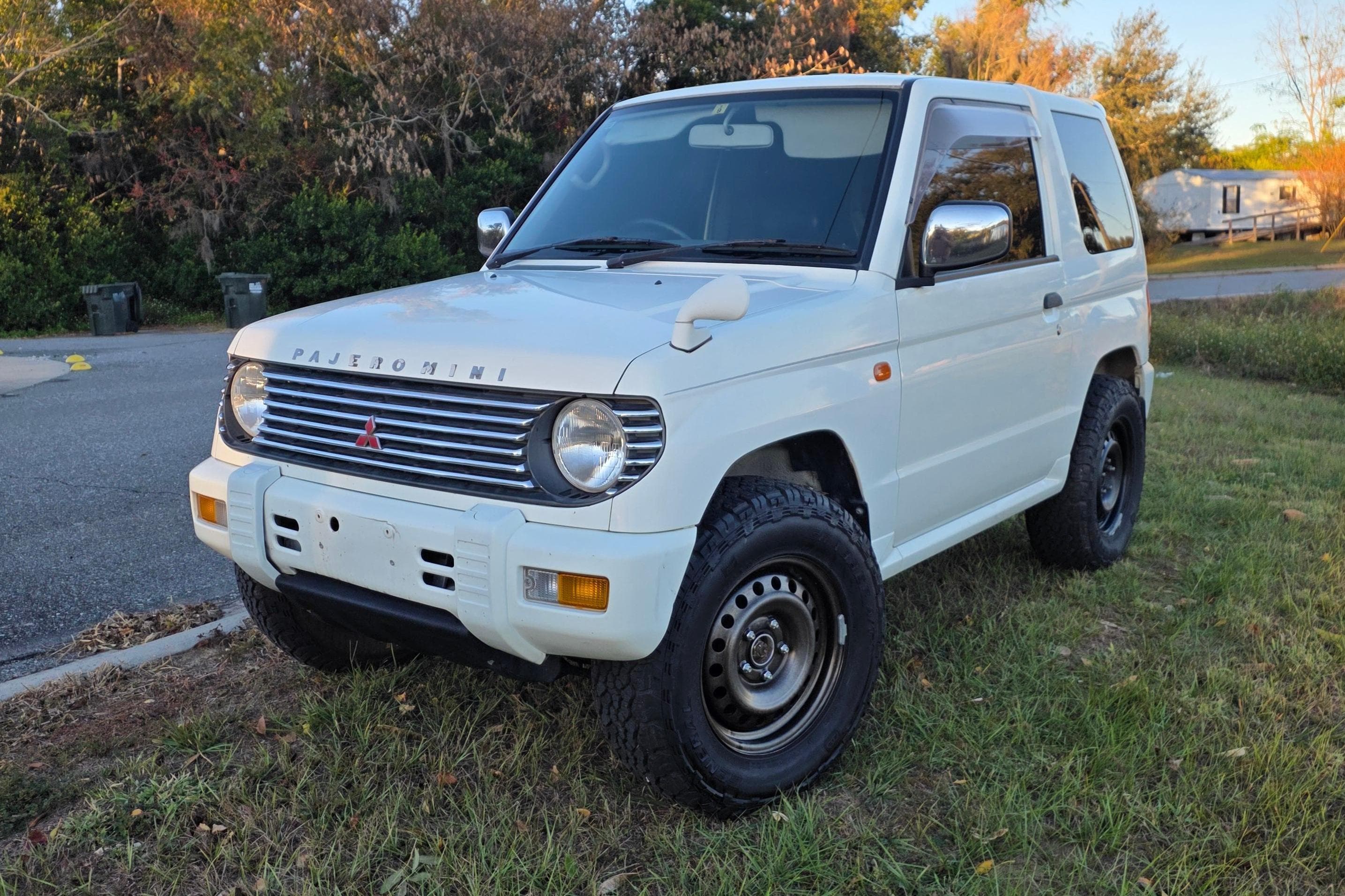 1997 Mitsubishi Pajero Mini sold for $4,250