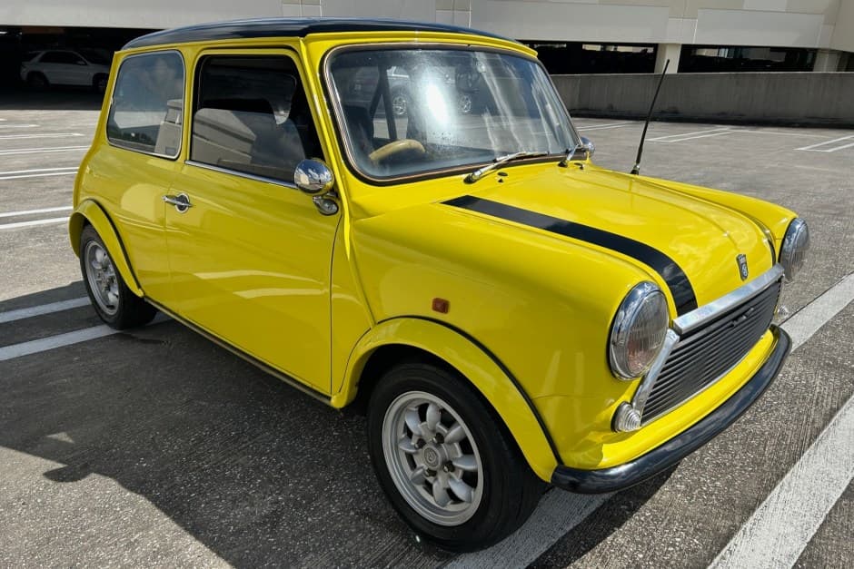0 Mini Mk III-Mk V sold for $9,201