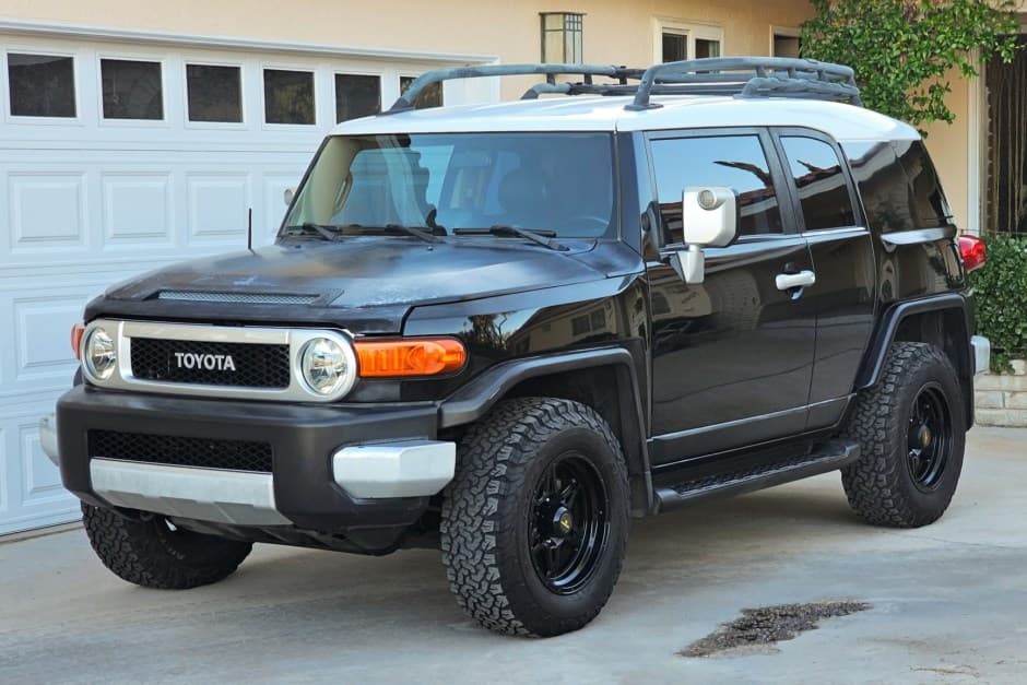2007 Toyota FJ Cruiser sold for $19,000