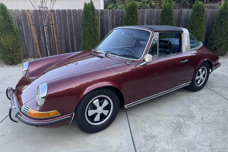 1971 Porsche LWB 911T (1969-1973) sold for $55,500