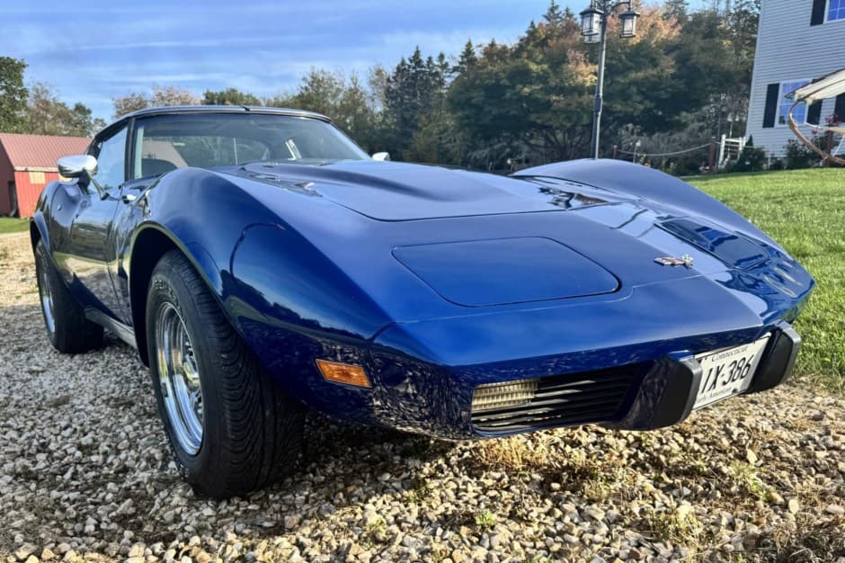 1977 Chevrolet Corvette C3 sold for $10,500