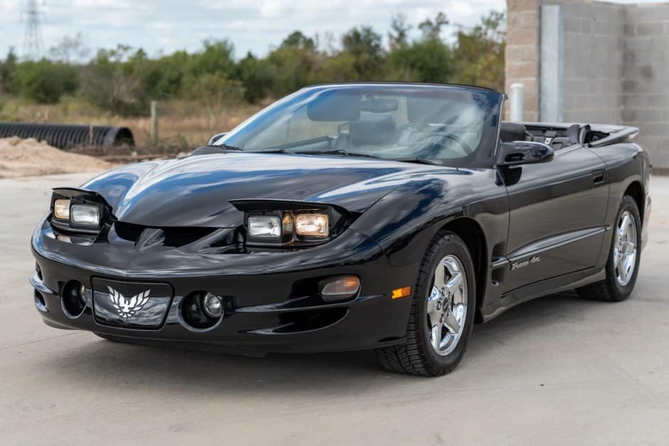 1999 Pontiac Firebird (4th Generation – 1993-2002) sold for $15,500
