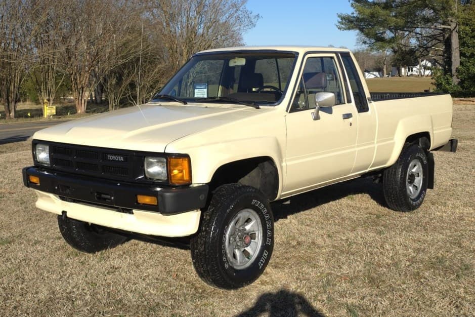 1986 Toyota Pickup (N50/N60/N70 1984-1988) sold for $12,500
