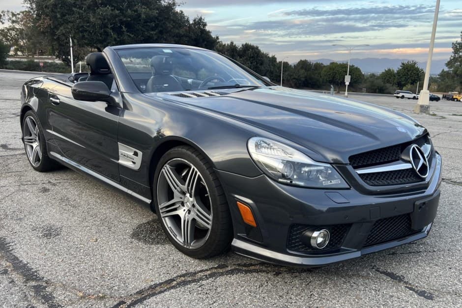 2011 Mercedes-Benz R230 SL sold for $25,250