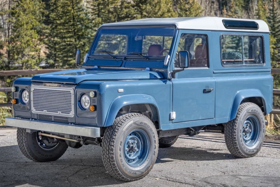2000 Land Rover 90 / Defender 90 (Euro Spec) sold for $42,250