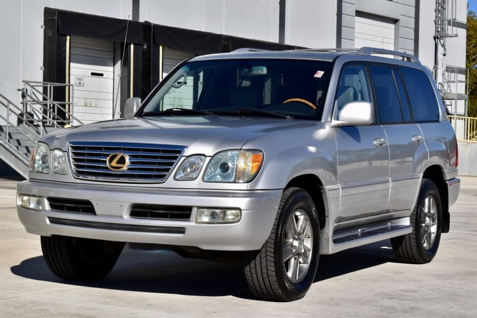 2007 Lexus LX470 sold for $26,250