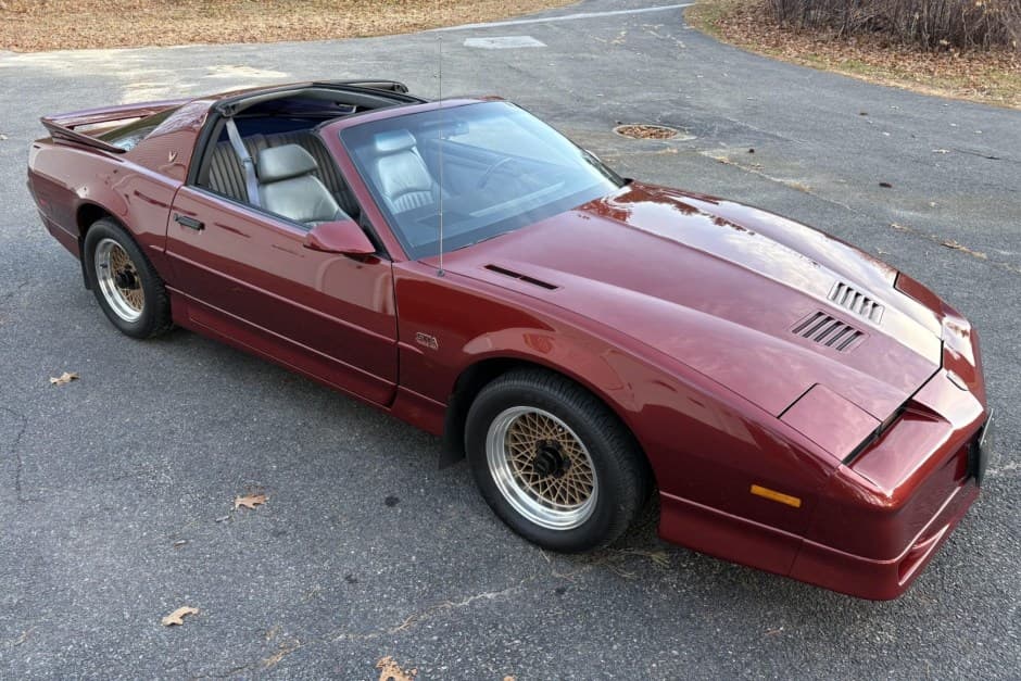 1989 Pontiac Firebird (3rd Generation – 1982-1992) sold for $24,250