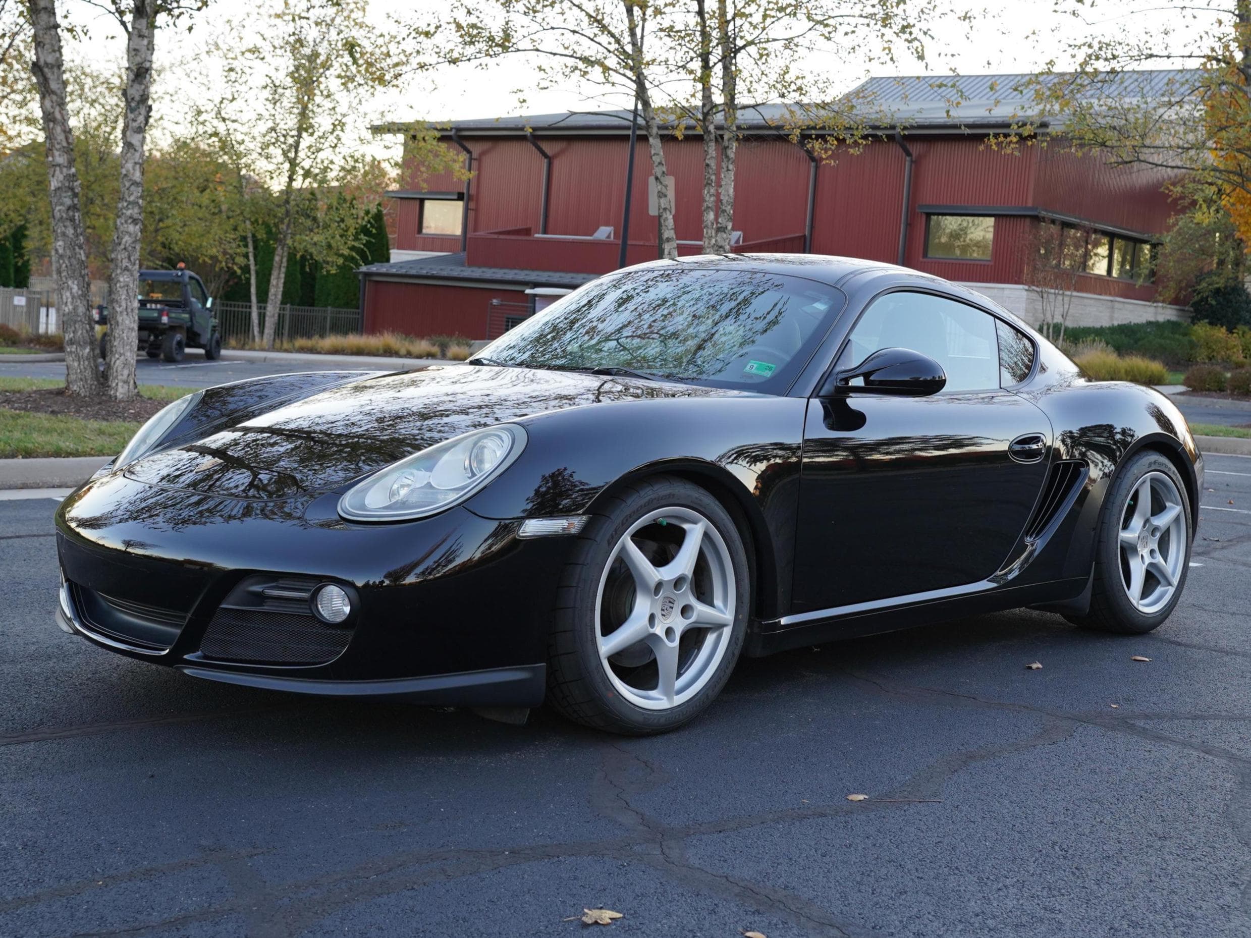 2011 Porsche 987 Cayman sold for $27,000