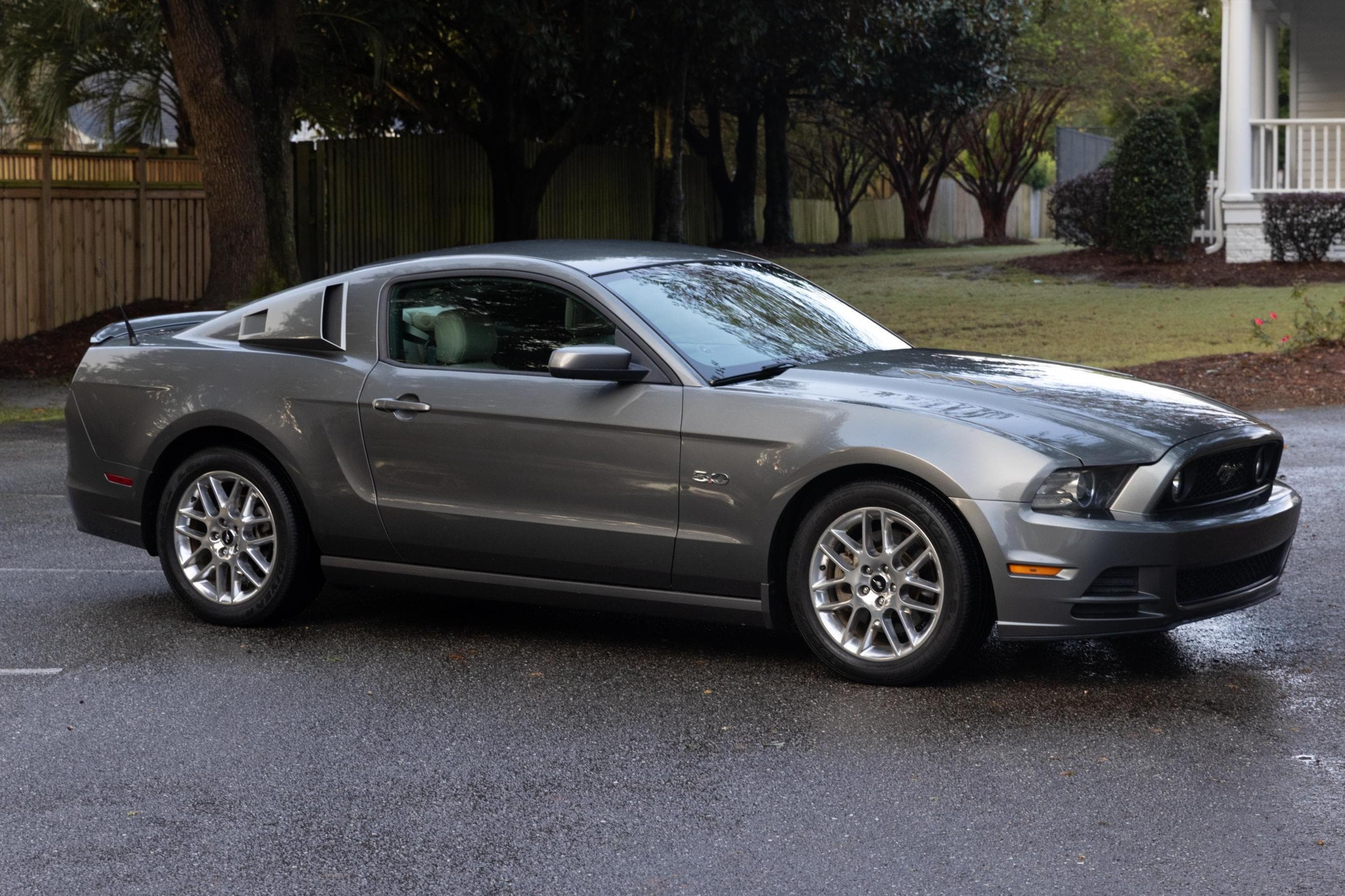 2013 Ford Mustang sold for $12,400