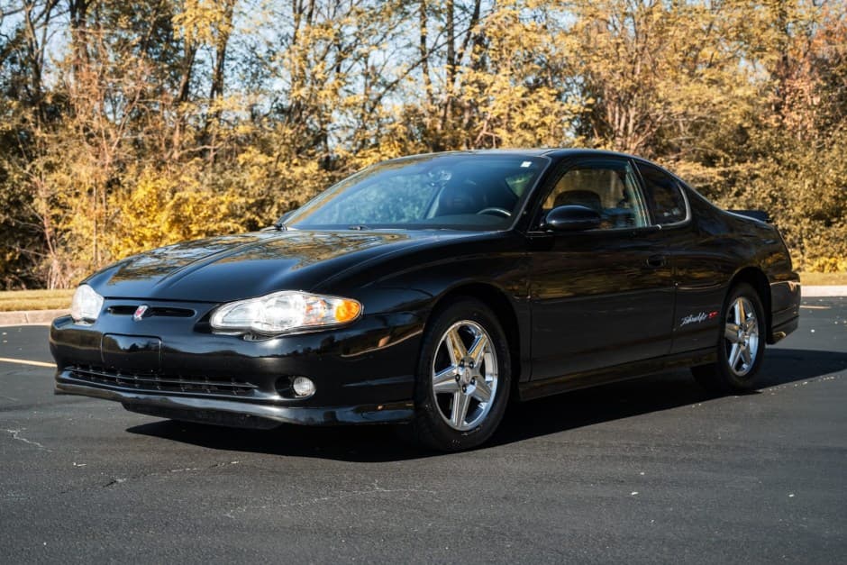 2004 Chevrolet Monte Carlo sold for $10,500
