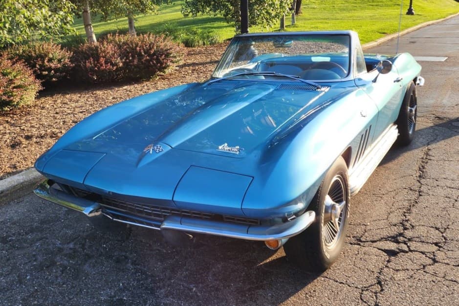1966 Chevrolet Corvette C2 sold for $50,500