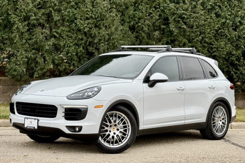 2016 Porsche 958 Cayenne (2011-2018) sold for $27,250
