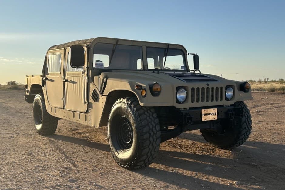1993 Hummer HMMWV/Humvee sold for $13,998