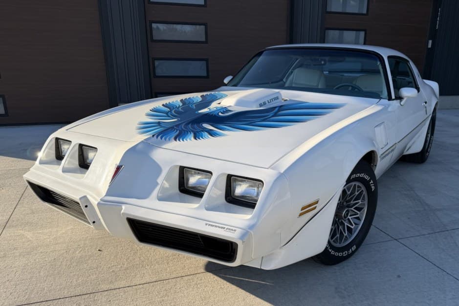 1979 Pontiac Firebird (2nd Generation – 1970-1981) sold for $20,000