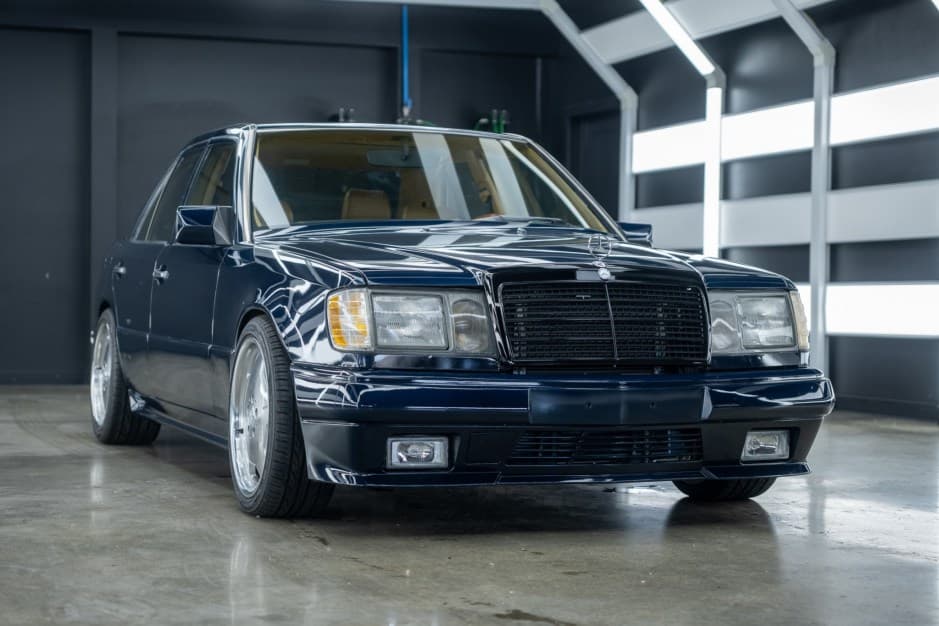 1990 Mercedes-Benz W124 E-Class sold for $31,000