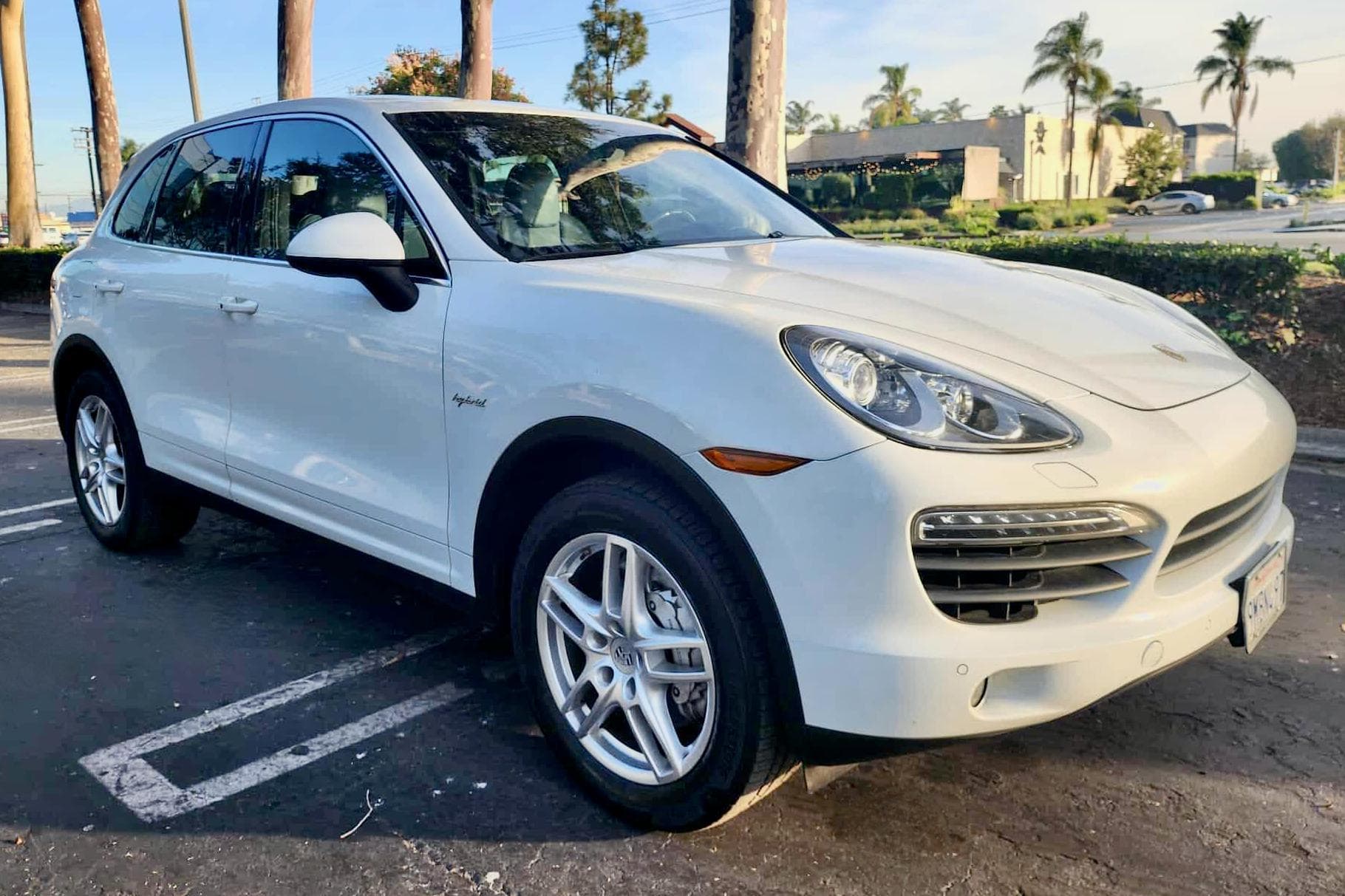 2013 Porsche Cayenne sold for $9,752