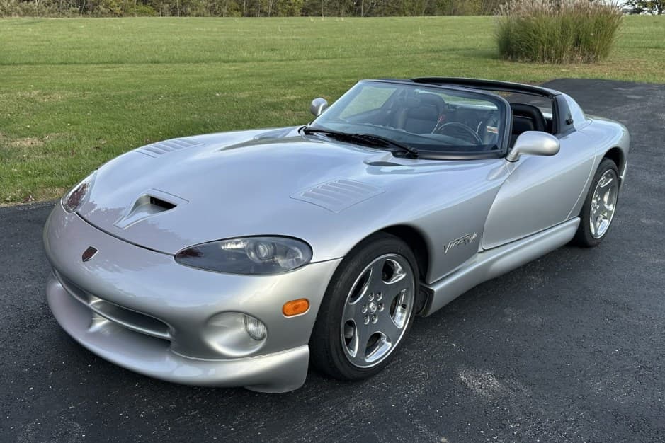 1999 Dodge Viper SR II (1996-2002) sold for $40,250