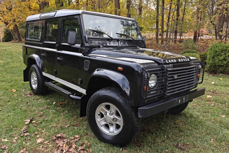 2000 Land Rover 110 / Defender 110 (Euro Spec) sold for $27,000
