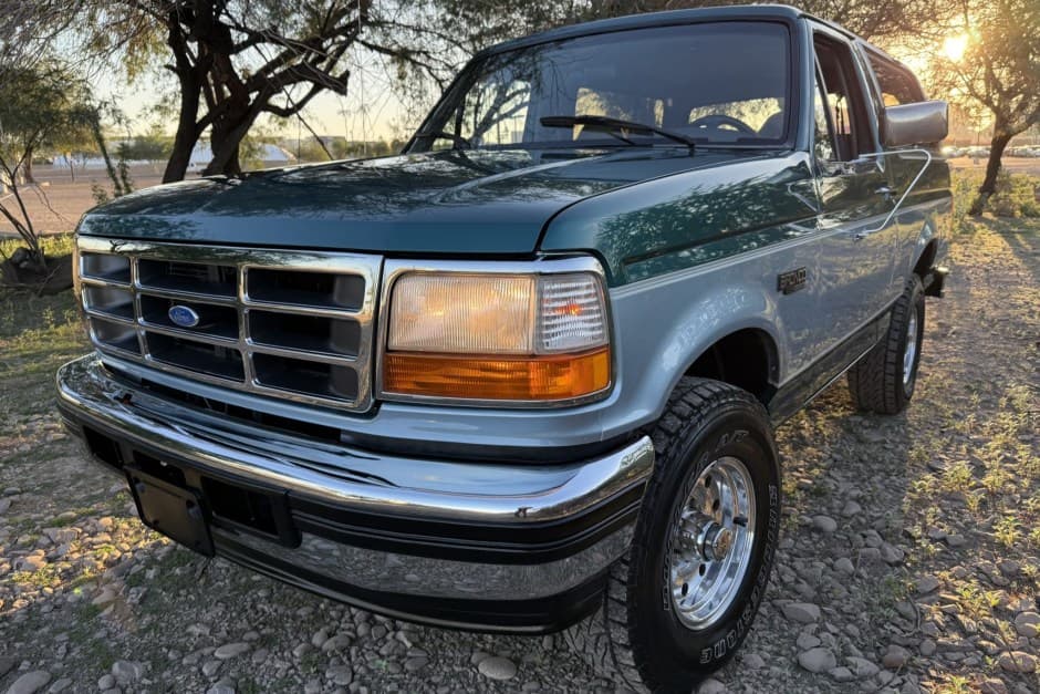 1996 Ford Bronco 4th-5th Generations 1987-1996 sold for $21,596
