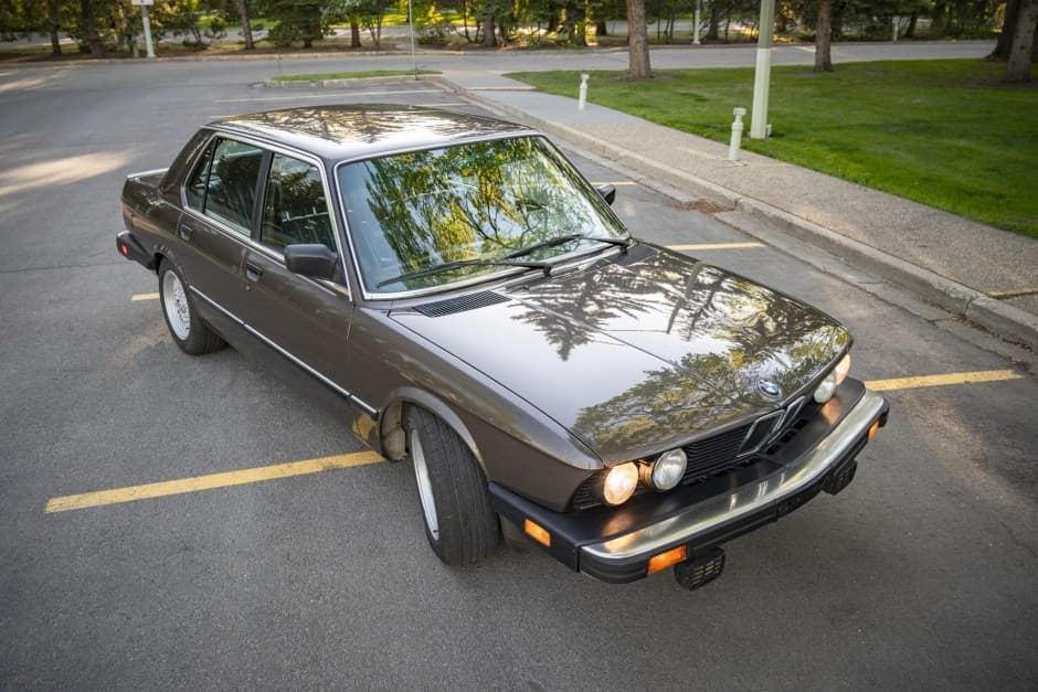 1987 BMW E28 5-Series sold for $8,250