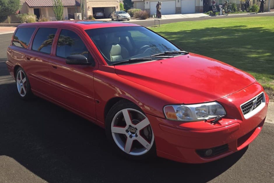 2006 Volvo V70R sold for $11,250