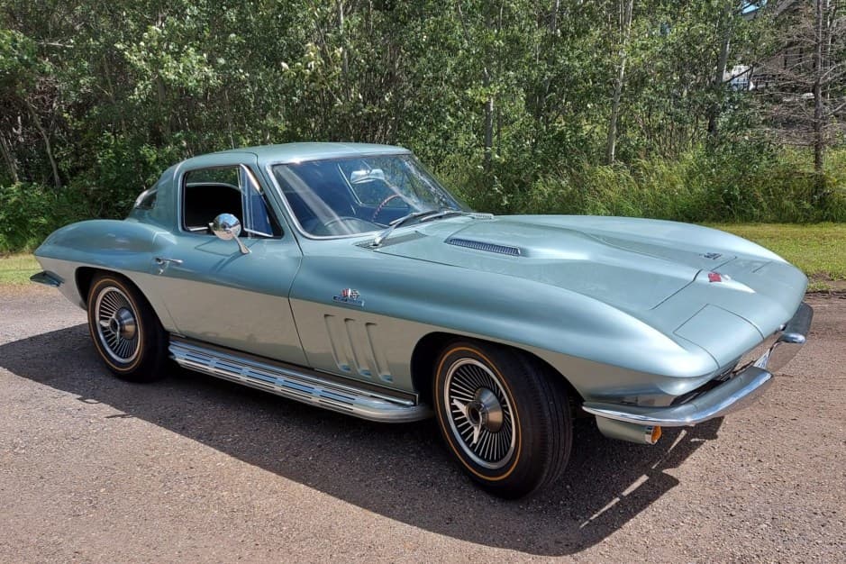 1966 Chevrolet Corvette C2 sold for $73,000