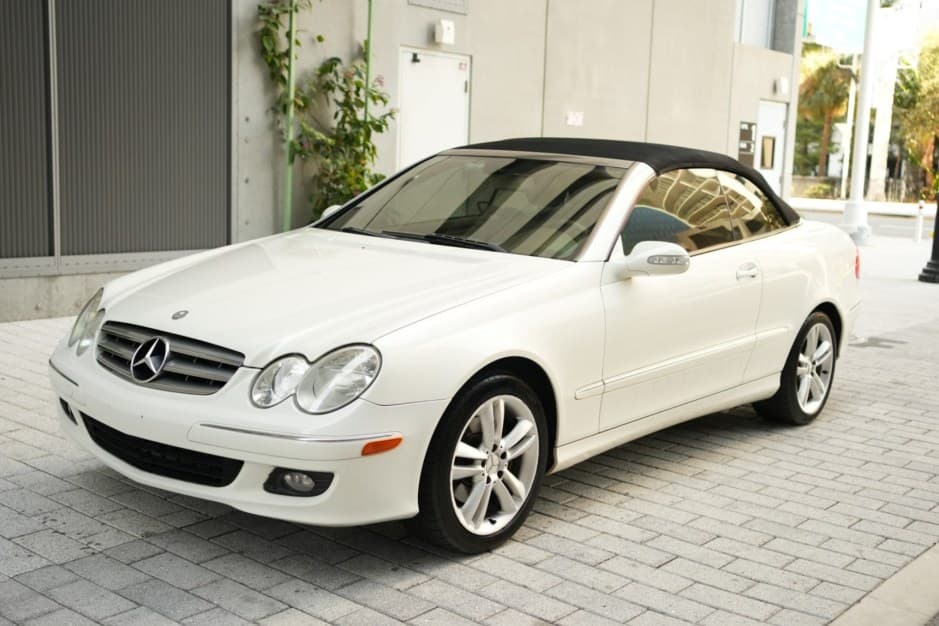 2007 Mercedes-Benz CLK-Class sold for $9,001