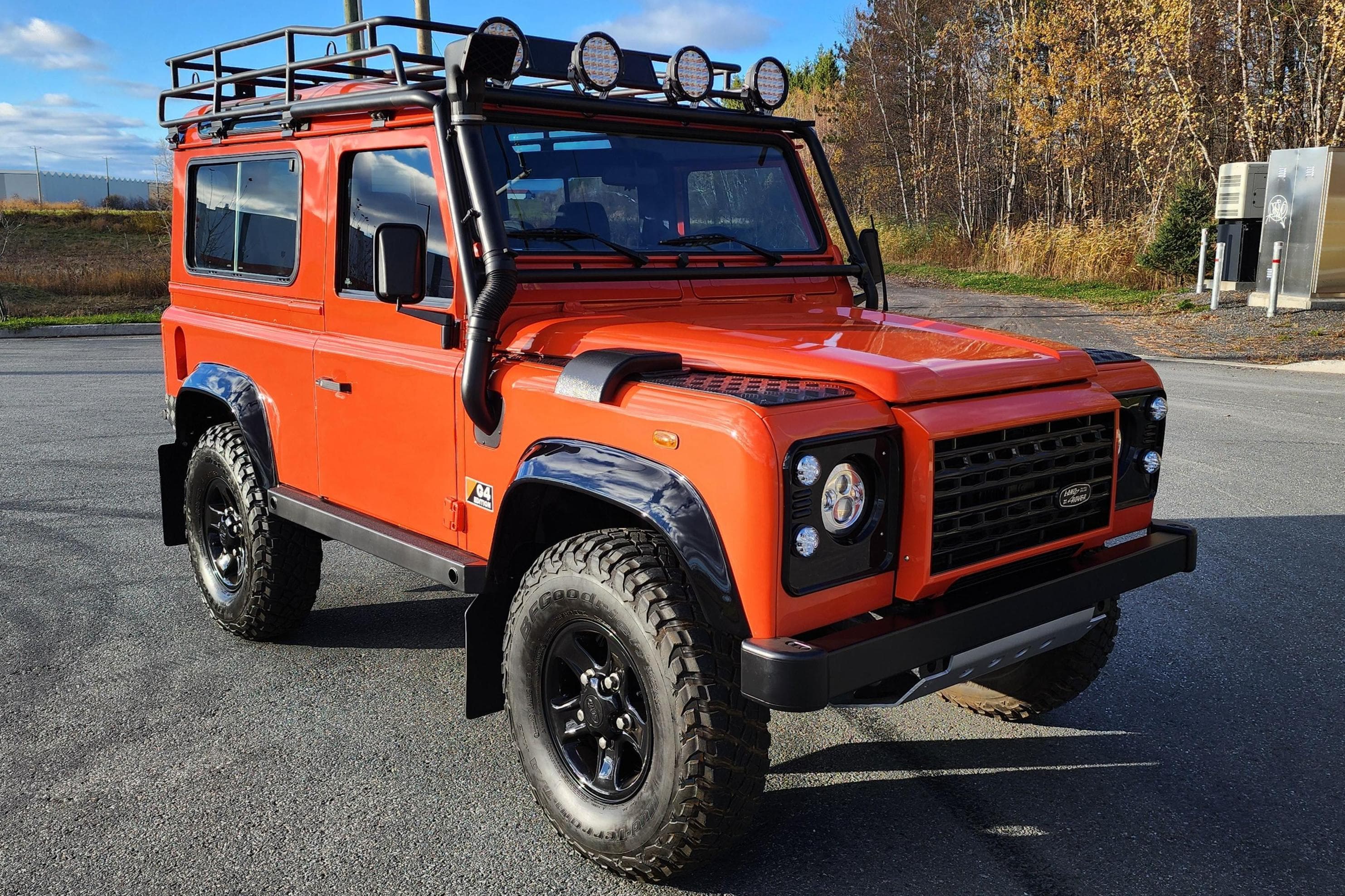 2004 Land Rover Defender sold for $32,000