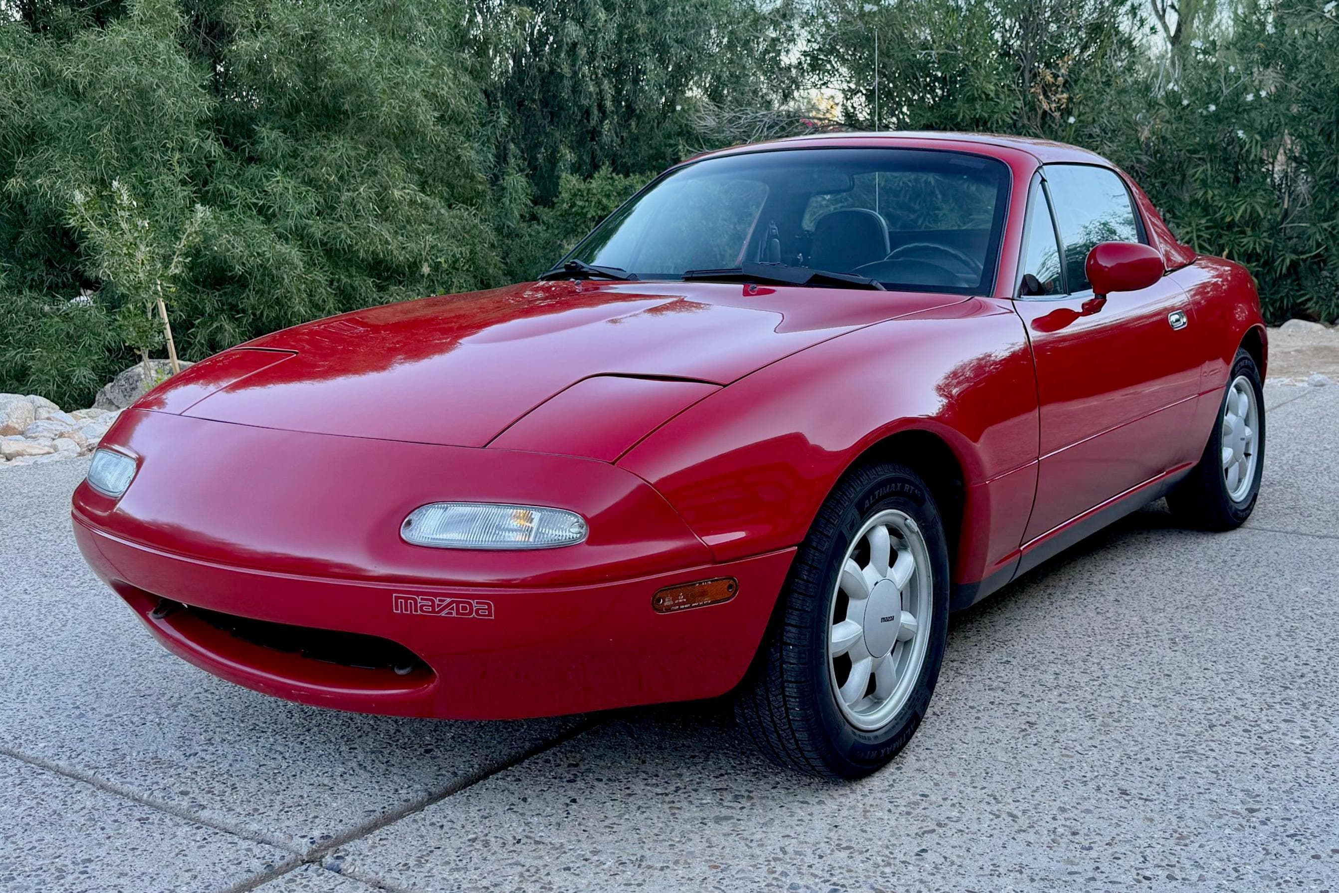 1990 Mazda NA Miata sold for $8,100