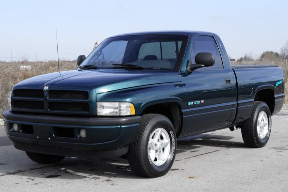 1998 Dodge Ram 1500 (1994-2001) sold for $6,400