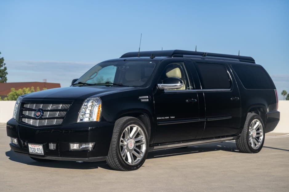2014 Cadillac Escalade & EXT GMT900 (2007-2014) sold for $60,000