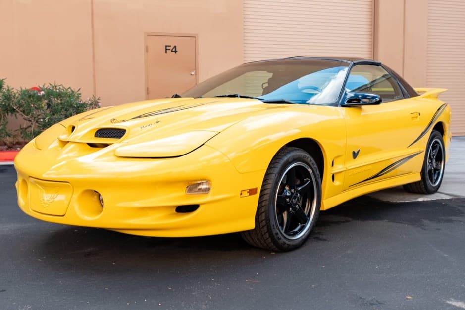 2002 Pontiac Firebird (4th Generation – 1993-2002) sold for $30,500